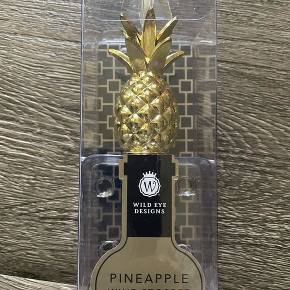 New in box Gold & Silver Pineapple wine bottle stoppers sold separately - Picture 11 of 11